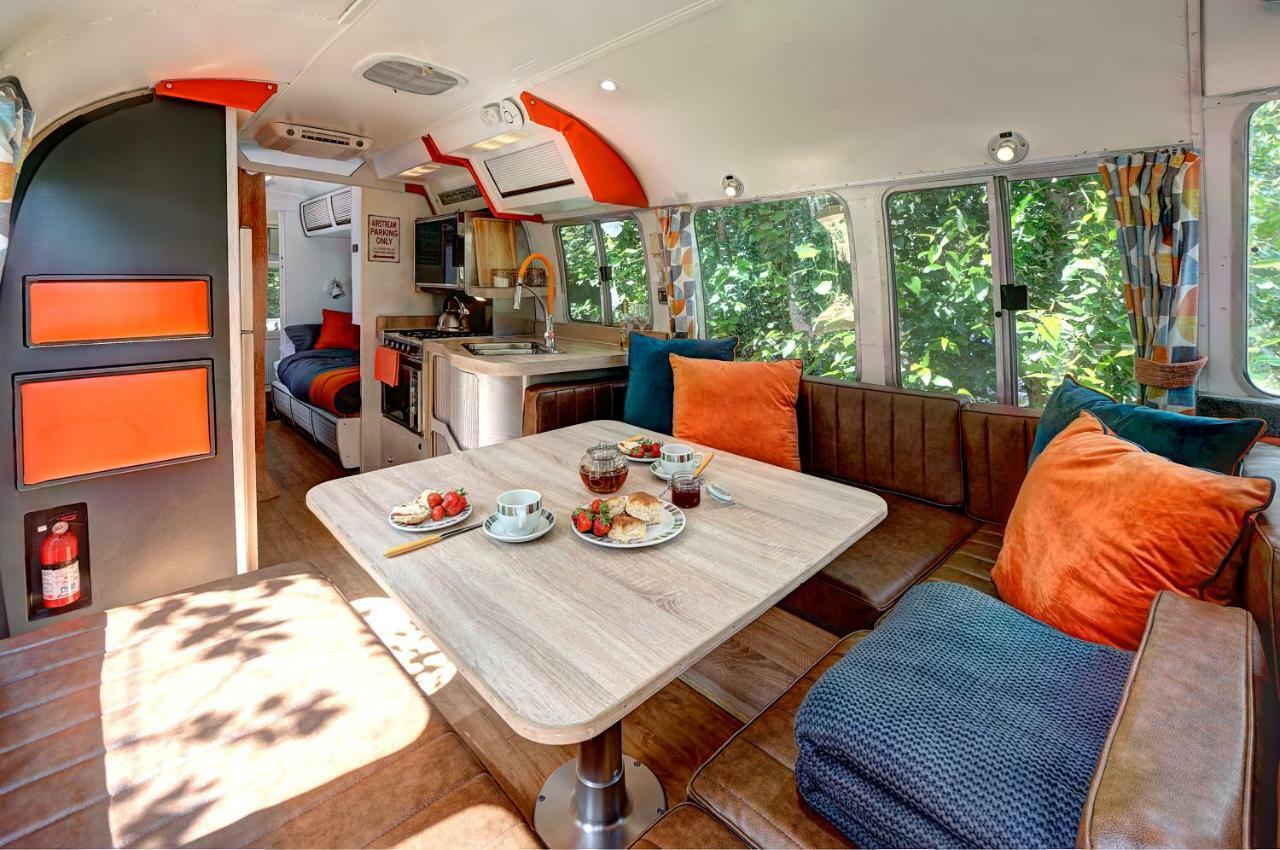 Glamping 1970 American Airstream Motorhome Ponsanooth 외부 사진