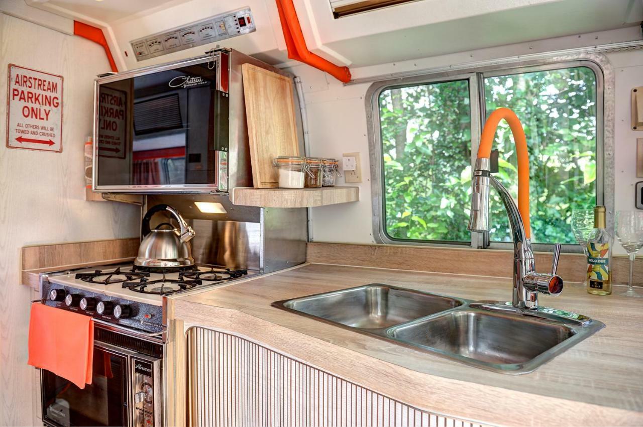Glamping 1970 American Airstream Motorhome Ponsanooth 외부 사진
